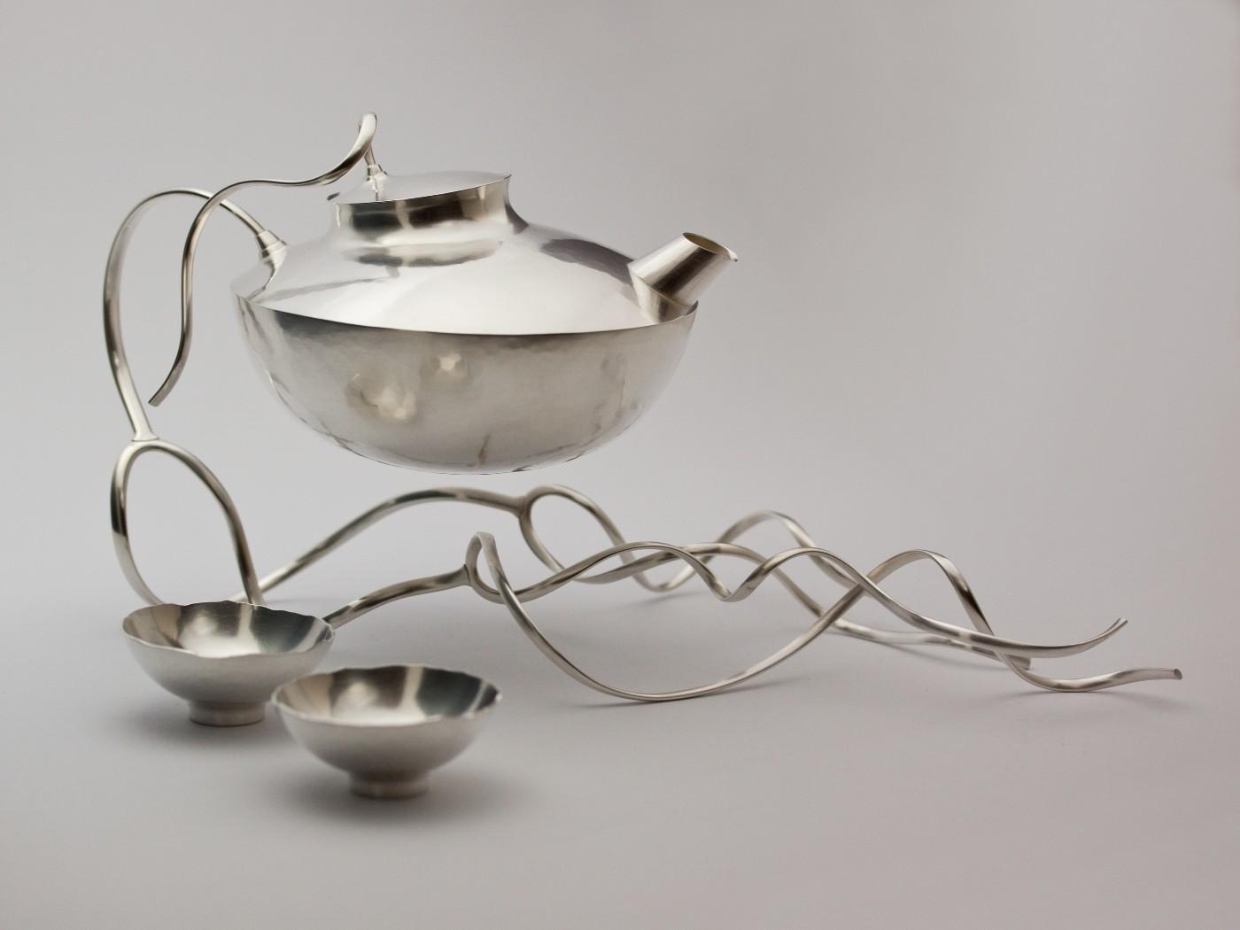 Petronella Eriksson, Silver sake jug with cups, 2017