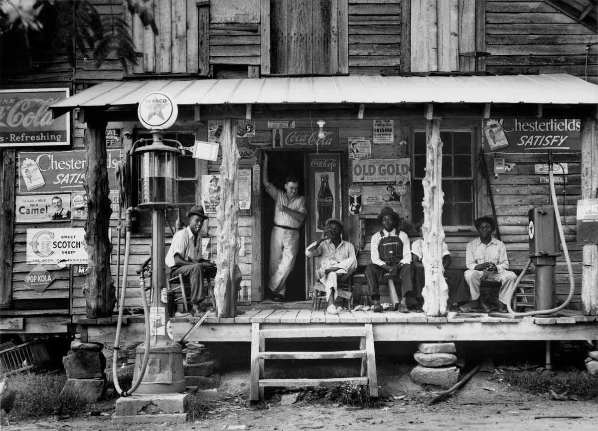 Dorothea Lange. Crossroads General Store, Gordonton, North Carolina, 1939.