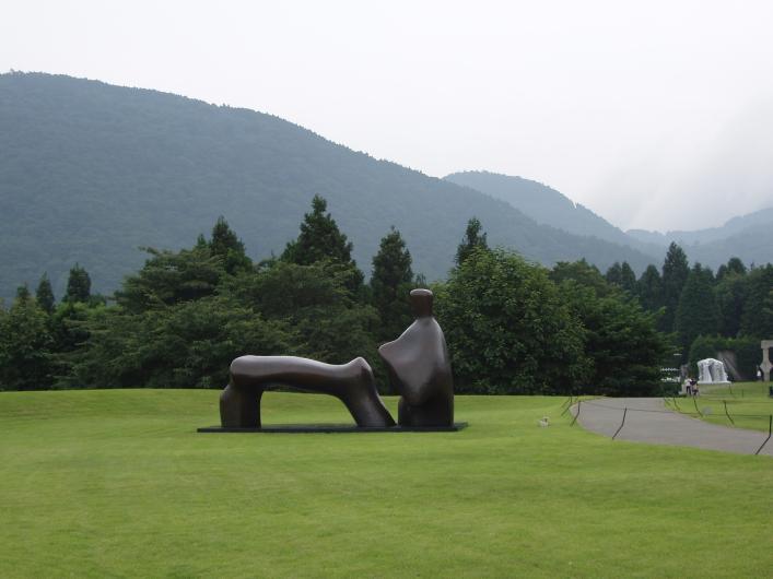 Henry Moore, 1969–70, Reclining Figure: Arched Leg